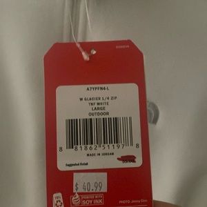 North Face women’s large white pull over